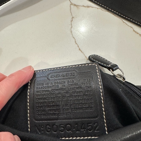 Coach leather soho duffle crossbody bag - Picture 3 of 5